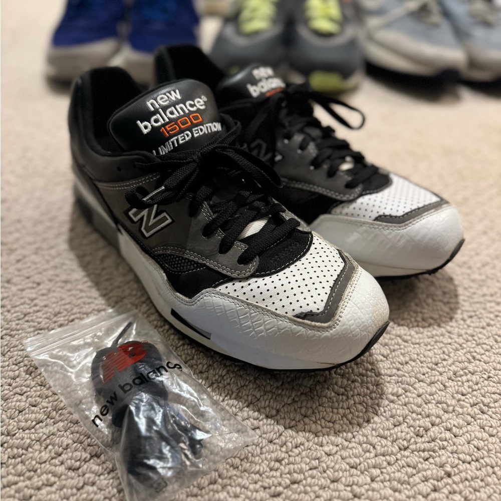 New Balance 1500 Black and White Sneakers